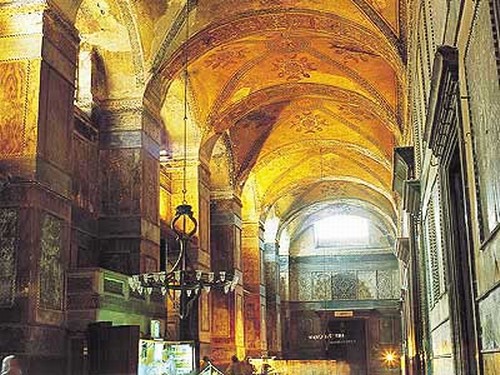 하기아 소피아 성당 복도. 터키의 이스탄불에 있는 성당의 아치형 복도. 두산세계대백과사전 사진